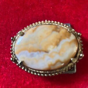 Golden Beige Agate Oval Brooch - Elegant Women’s Jewelry